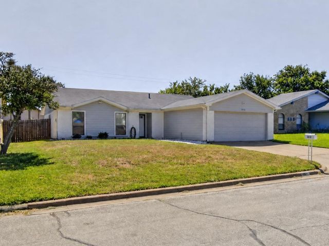 1915 Lavon Creek Lane, Arlington, TX 76006