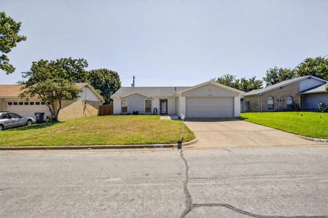 1915 Lavon Creek Lane, Arlington, TX 76006