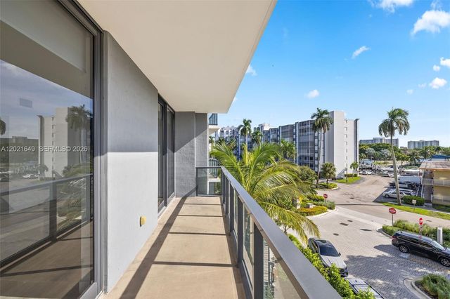 101 Diplomat Pkwy 204, Hallandale Beach, FL 33009