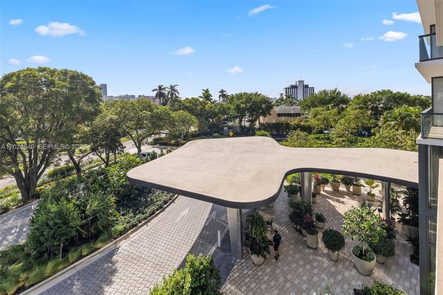 101 Diplomat Pkwy 204, Hallandale Beach, FL 33009