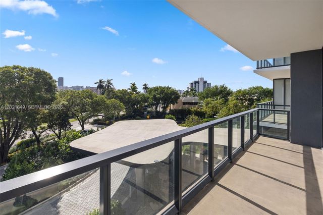 101 Diplomat Pkwy 204, Hallandale Beach, FL 33009