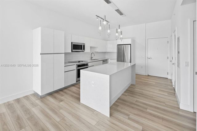 101 Diplomat Pkwy 204, Hallandale Beach, FL 33009