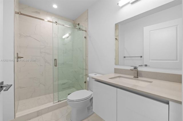 101 Diplomat Pkwy 204, Hallandale Beach, FL 33009