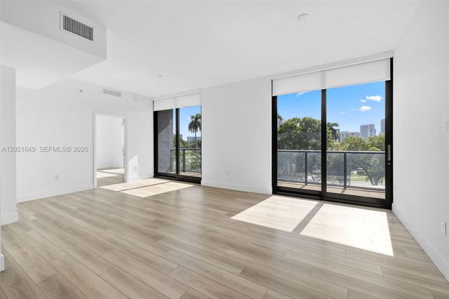 101 Diplomat Pkwy 204, Hallandale Beach, FL 33009