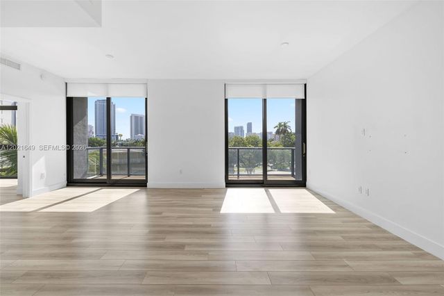 101 Diplomat Pkwy 204, Hallandale Beach, FL 33009
