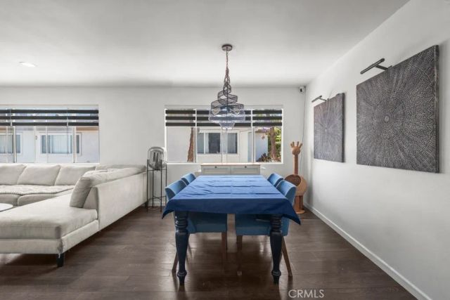 18619 Collins F30, Tarzana, CA 91356