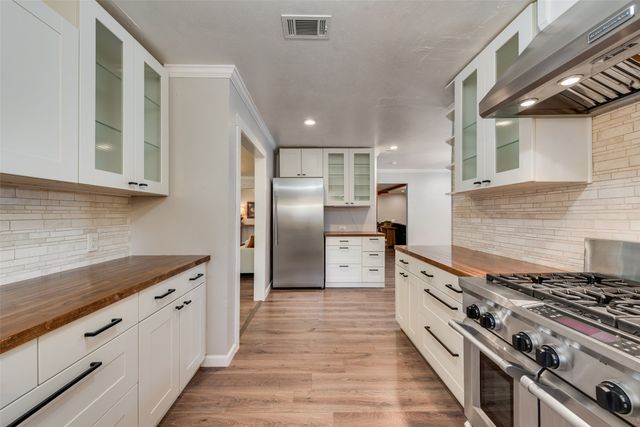 4006 Hollow Oak Drive, Euless, TX 76040