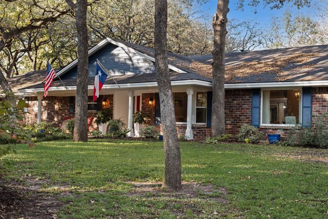 4006 Hollow Oak Drive, Euless, TX 76040