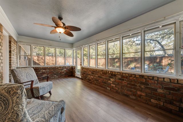 4006 Hollow Oak Drive, Euless, TX 76040