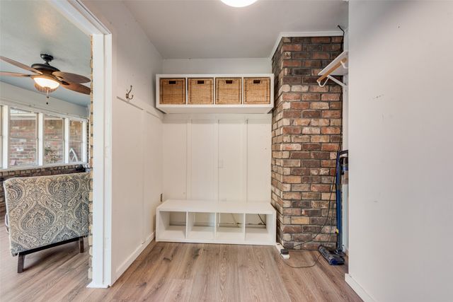 4006 Hollow Oak Drive, Euless, TX 76040