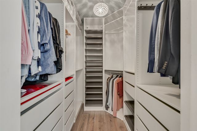 4006 Hollow Oak Drive, Euless, TX 76040