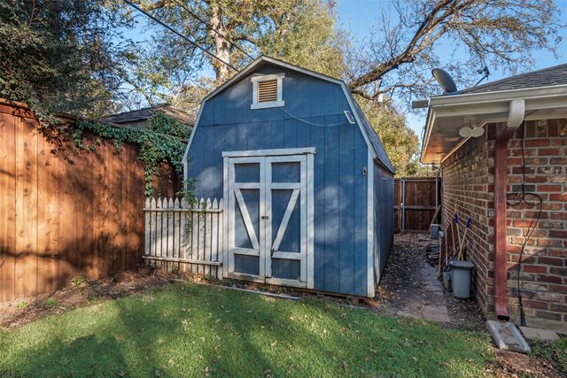 4006 Hollow Oak Drive, Euless, TX 76040