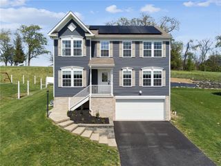 18 Equestrian Dr, Findlay Twp, PA 15126