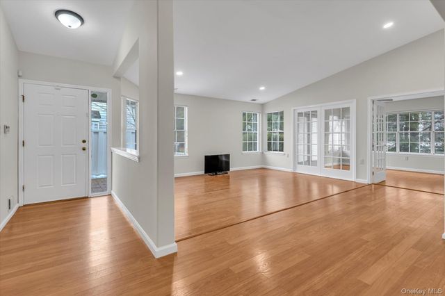 289 Glen Drive, Ridge, NY 11961