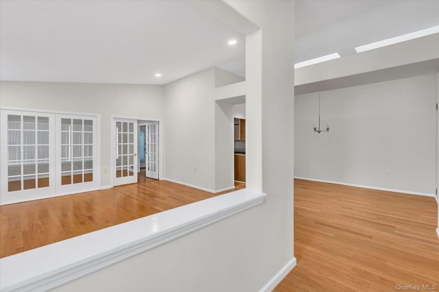 289 Glen Drive, Ridge, NY 11961