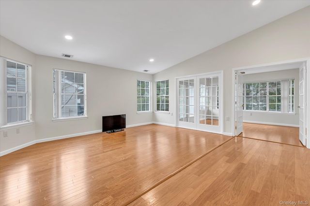 289 Glen Drive, Ridge, NY 11961