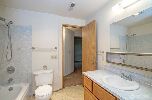 5208 63rd Avenue Ct W, University Place, WA 98467