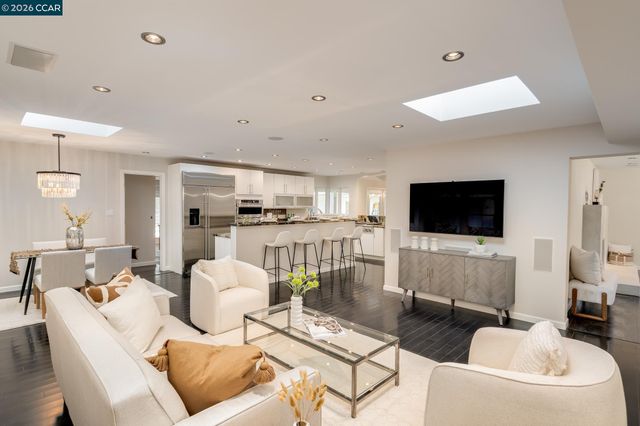 2002 Diablo Rd, Danville, CA 94506