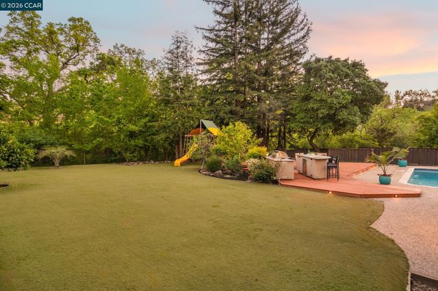 2002 Diablo Rd, Danville, CA 94506