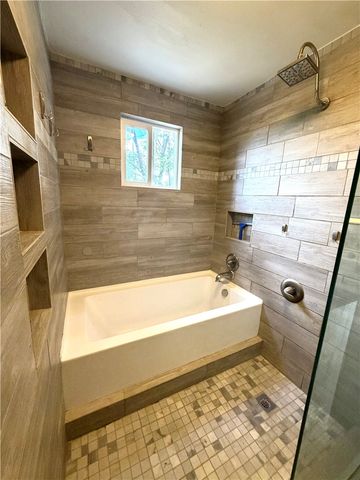 232 Saint Croix Dr, Penn Hills, PA 15235