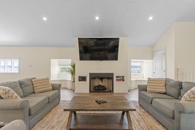 1226 Nys Rt 9P, Saratoga Springs, NY 12866