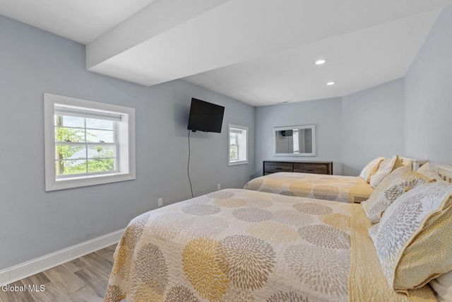 1226 Nys Rt 9P, Saratoga Springs, NY 12866