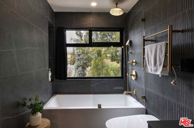 3525 Coast View Drive, Malibu, CA 90265