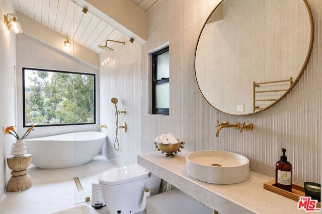 3525 Coast View Drive, Malibu, CA 90265
