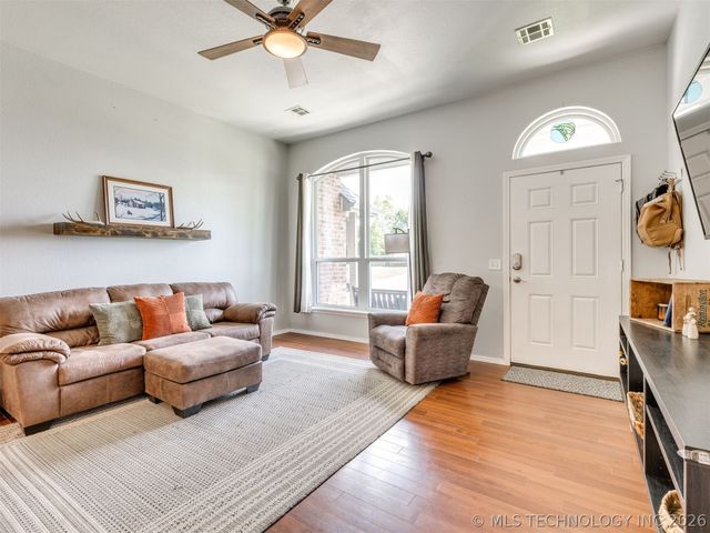 29911 E 137th Place, Coweta, OK 74429
