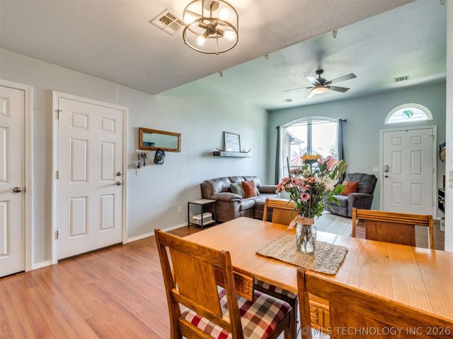 29911 E 137th Place, Coweta, OK 74429