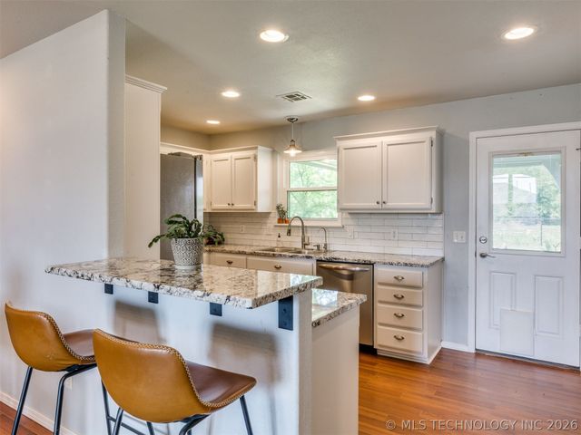 29911 E 137th Place, Coweta, OK 74429