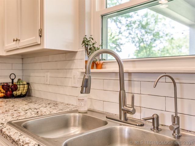 29911 E 137th Place, Coweta, OK 74429