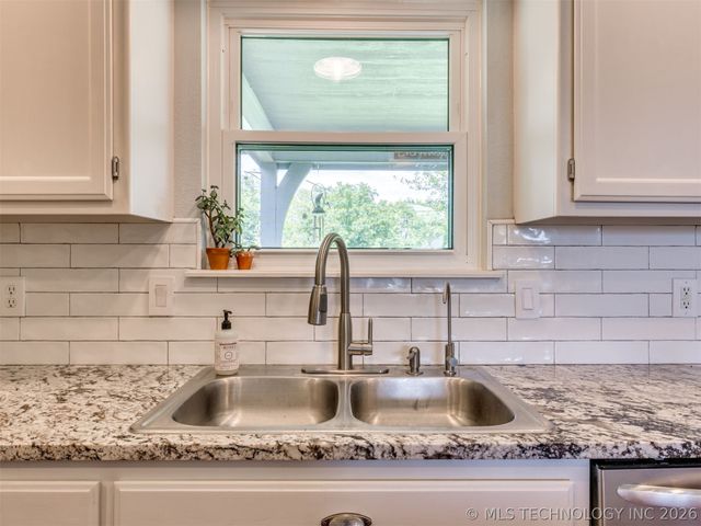 29911 E 137th Place, Coweta, OK 74429