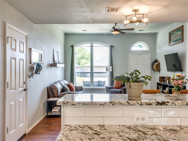 29911 E 137th Place, Coweta, OK 74429