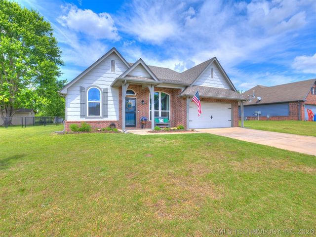 29911 E 137th Place, Coweta, OK 74429