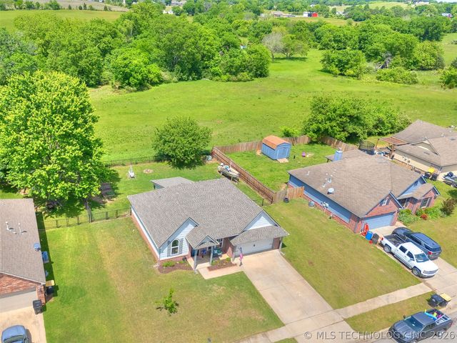 29911 E 137th Place, Coweta, OK 74429