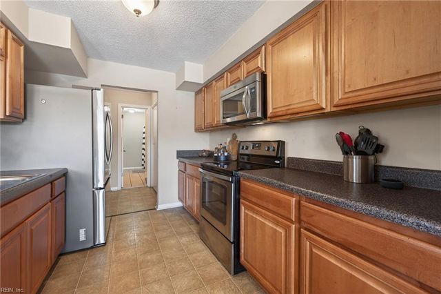 2911 Seashore PT, Virginia Beach, VA 23454