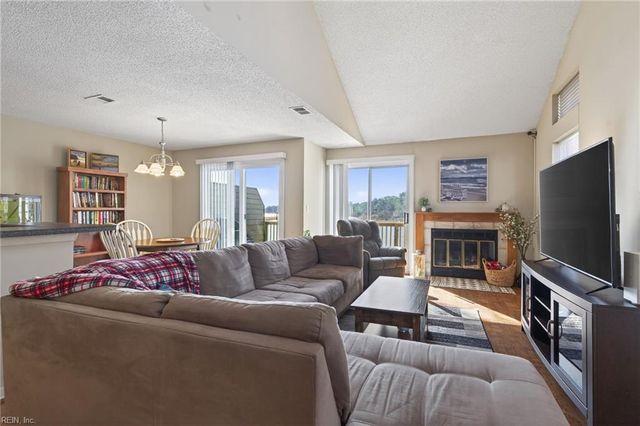 2911 Seashore PT, Virginia Beach, VA 23454