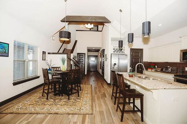 1804 SW Riverstone Road, Bentonville, AR 72713
