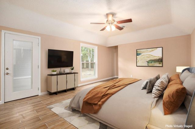 605 Kings Court, Dickinson, TX 77539