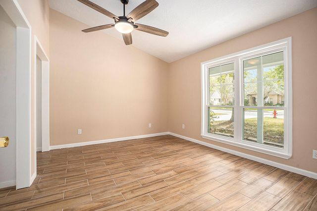 605 Kings Court, Dickinson, TX 77539