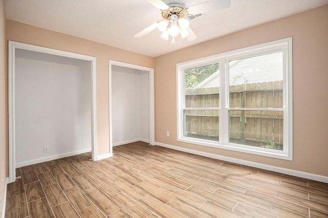 605 Kings Court, Dickinson, TX 77539