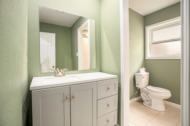 605 Kings Court, Dickinson, TX 77539