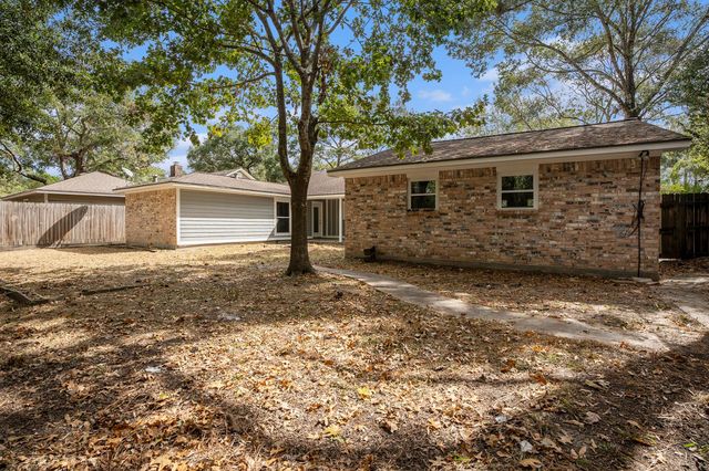 605 Kings Court, Dickinson, TX 77539