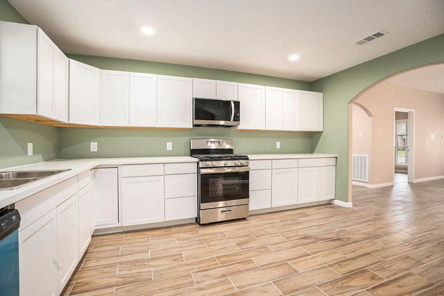 605 Kings Court, Dickinson, TX 77539