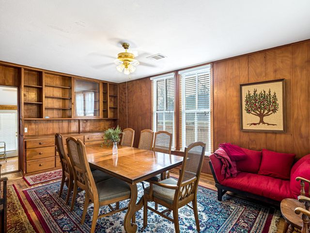 26 W Austin Street, Bellville, TX 77418