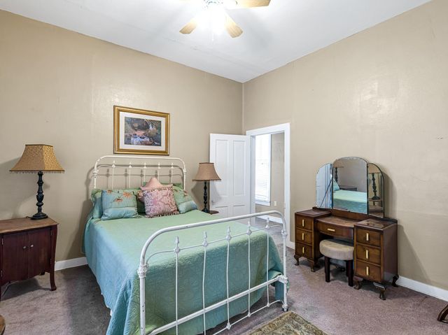 26 W Austin Street, Bellville, TX 77418