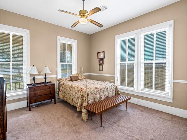 26 W Austin Street, Bellville, TX 77418