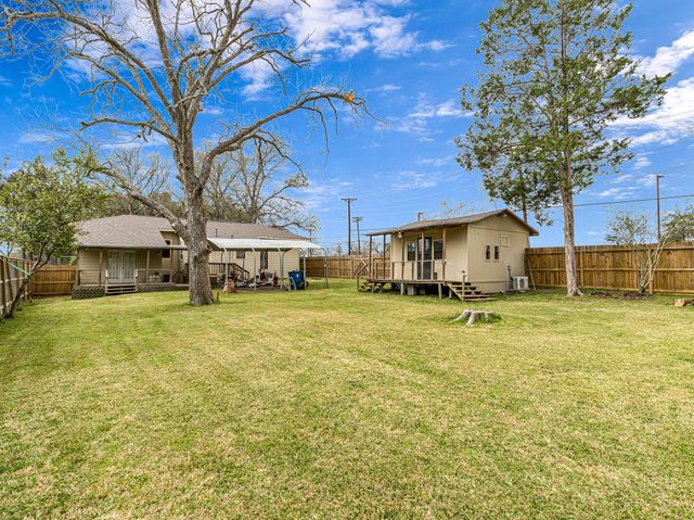 26 W Austin Street, Bellville, TX 77418