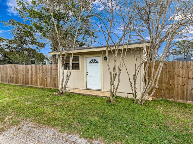 26 W Austin Street, Bellville, TX 77418